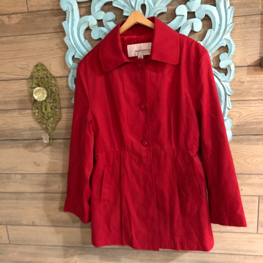 Weatherproof red pleated spring coat L